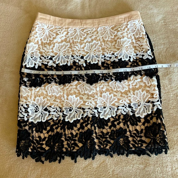 Endless Rose Lace Pencil Skirt - Size M - Picture 6 of 12